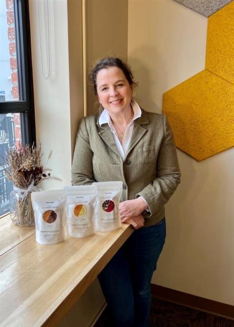 Suzanna Kamphius with her TotumVos Chews products